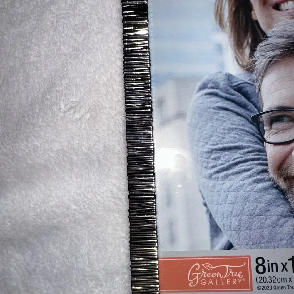picture frame 8x10 Silver In Color